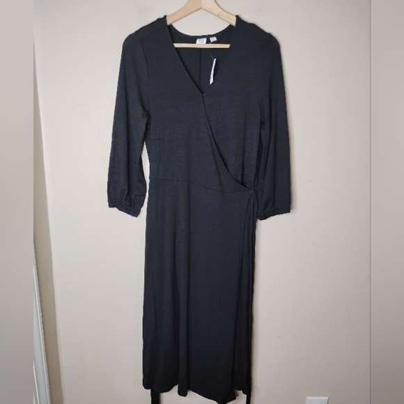 NWT Long-Sleeve Wrap Dress S Black Midi Minimalist Everyday Casual GAP Classic - Picture 2 of 8
